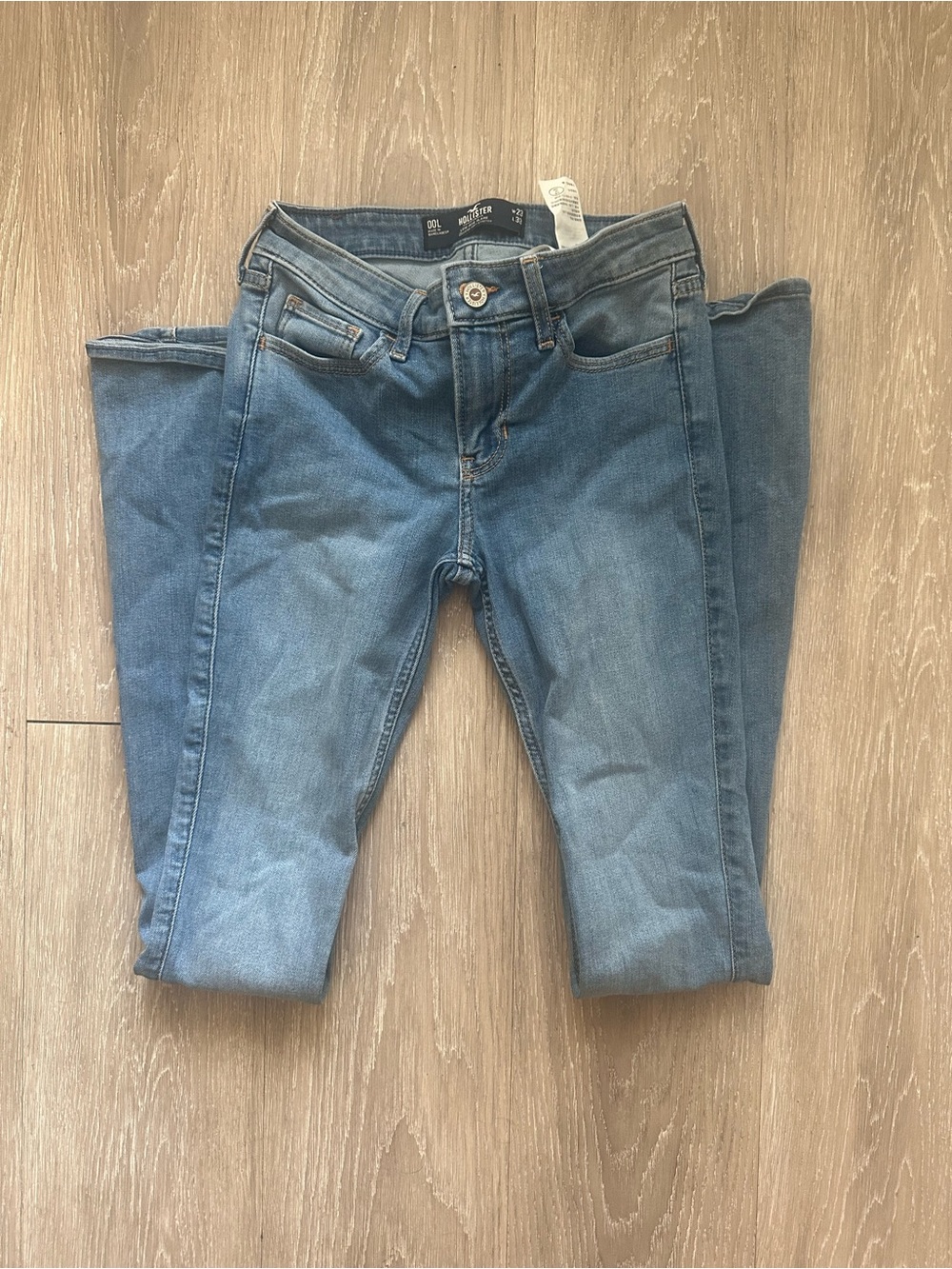 Hollister Medium Wash Low-Rise Flare Jeans W23 L33